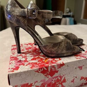 Chinese Laundry Crocodile Pattern Heels - Gray